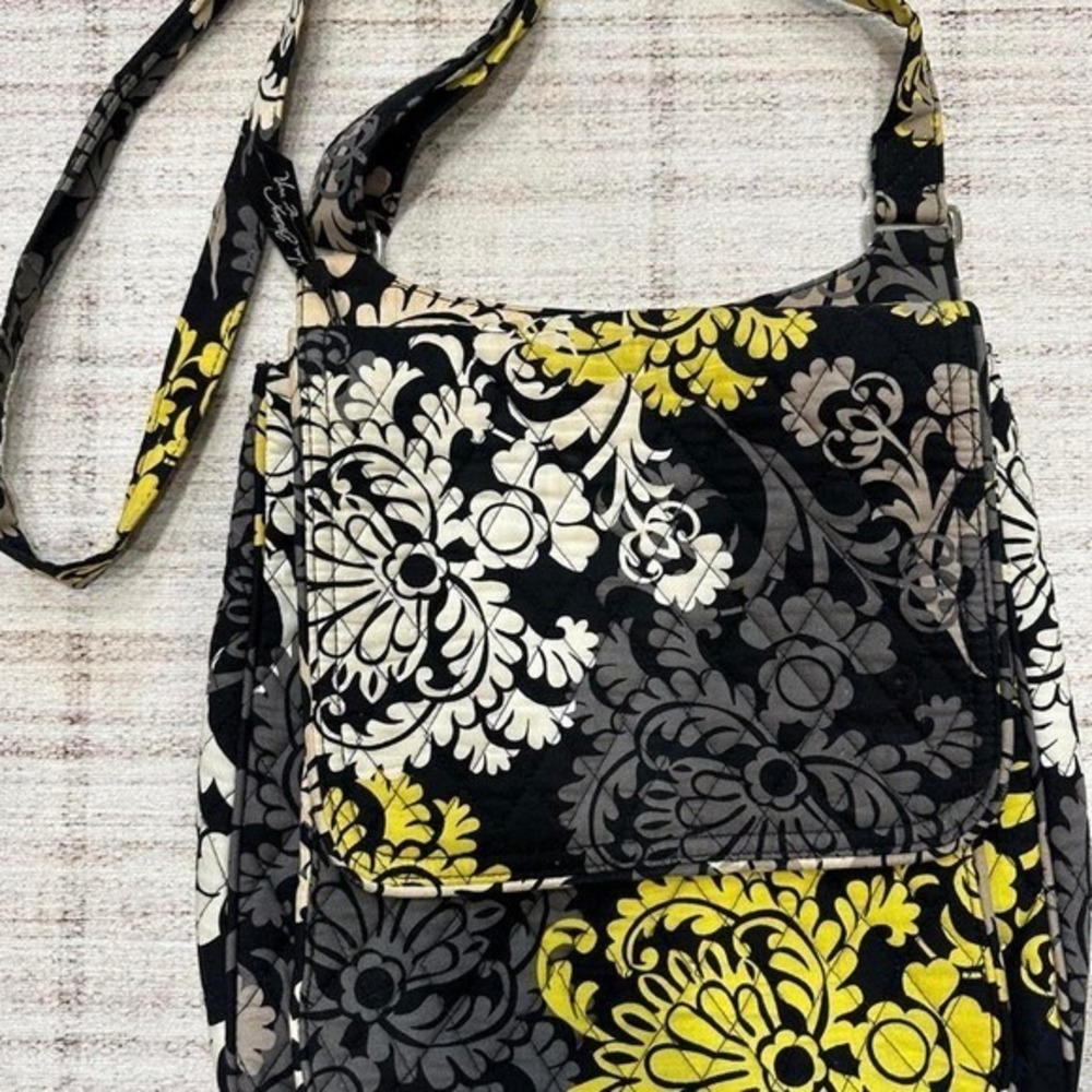 Vera Bradley Crossbody Bag Summer Cottage Yellow Black Floral Quilted Cotton Zip
